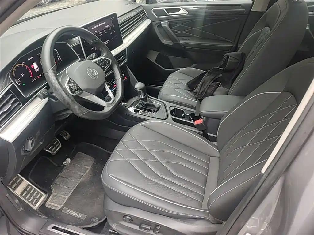 Volkswagen Tiguan L 2022 — фото 15