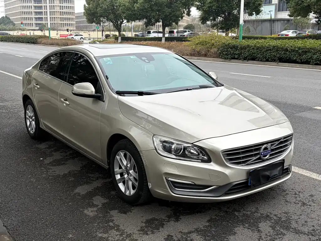 Volvo S60 2017 — фото 7