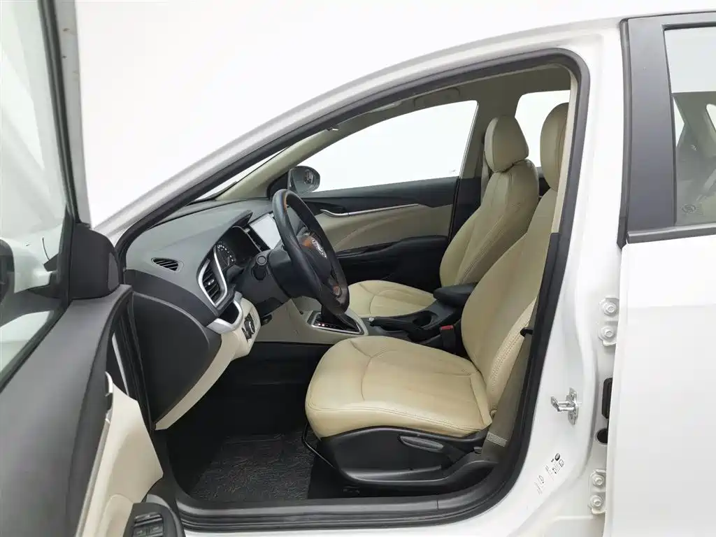 Buick Excelle 2017 — фото 10