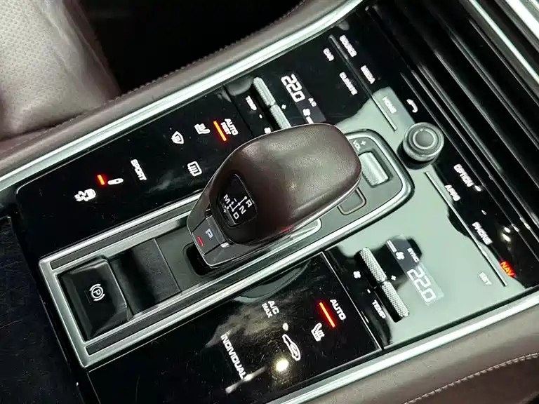 Porsche Panamera 2018 — фото 14