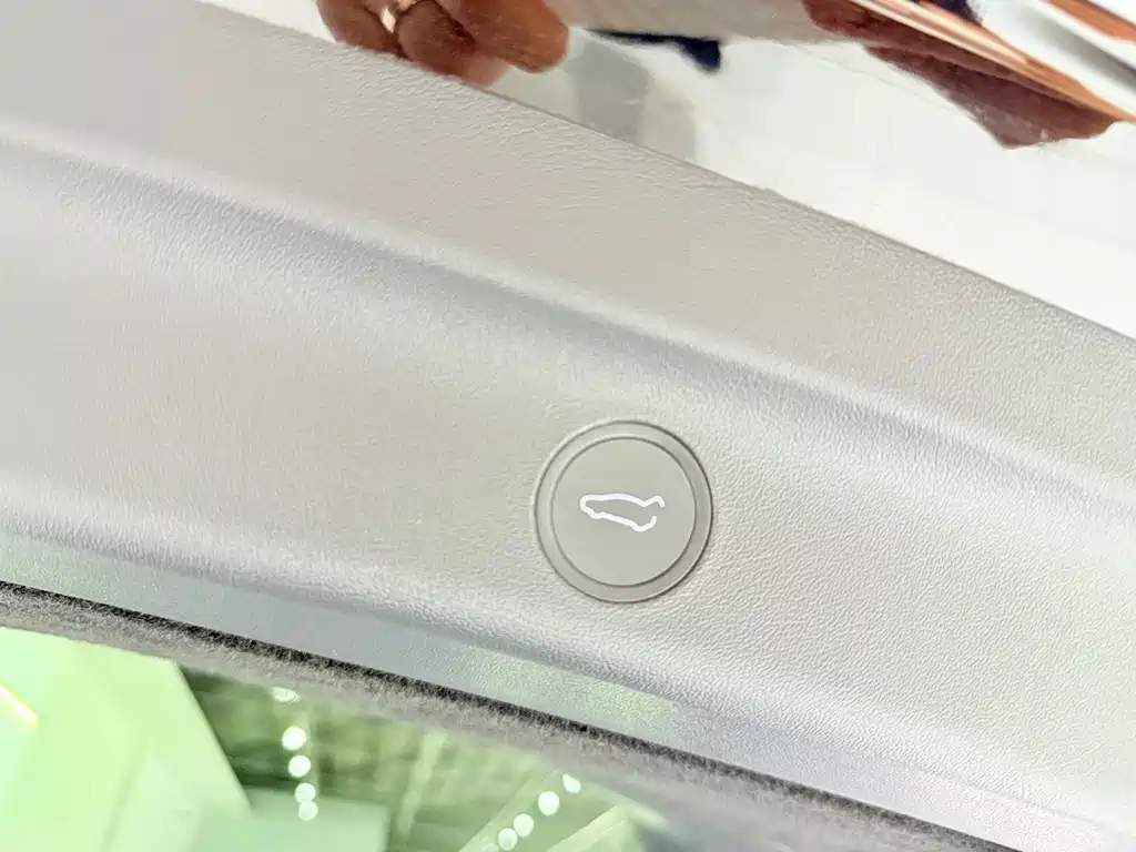 Tesla Model Y 2022 — фото 12