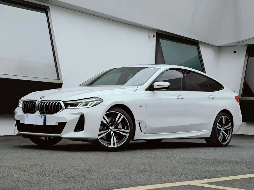 BMW 6 Series GT 2023 — фото 1