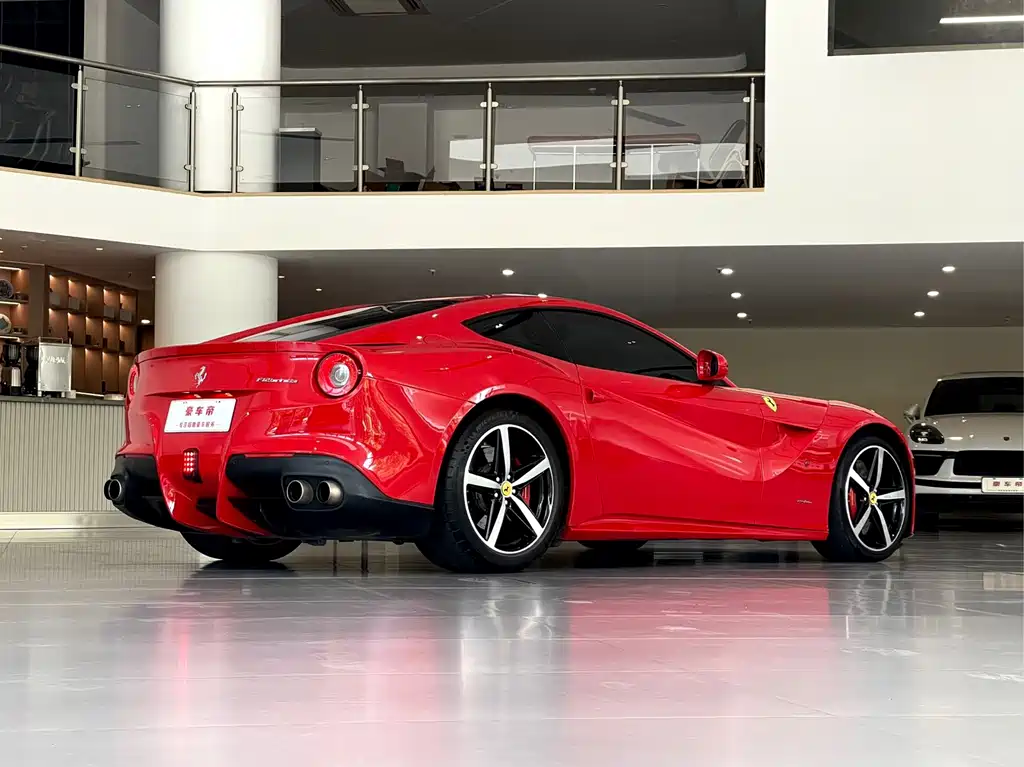 Ferrari F12berlinetta 2014 — фото 14