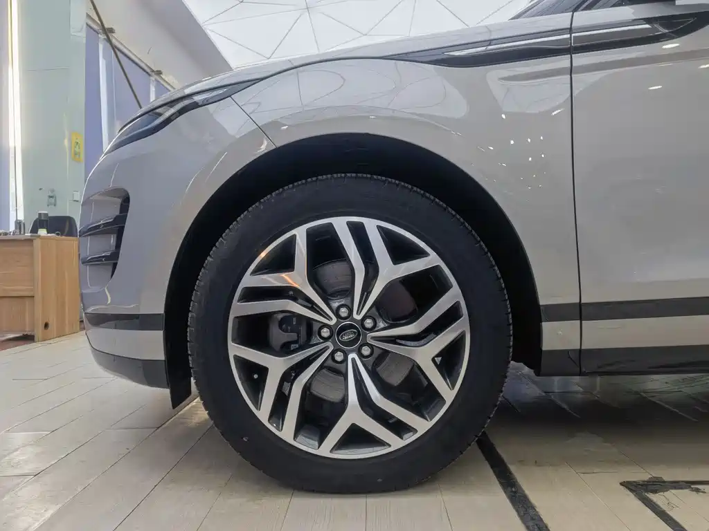 Land Rover Evoque PHEV 2024 — фото 15