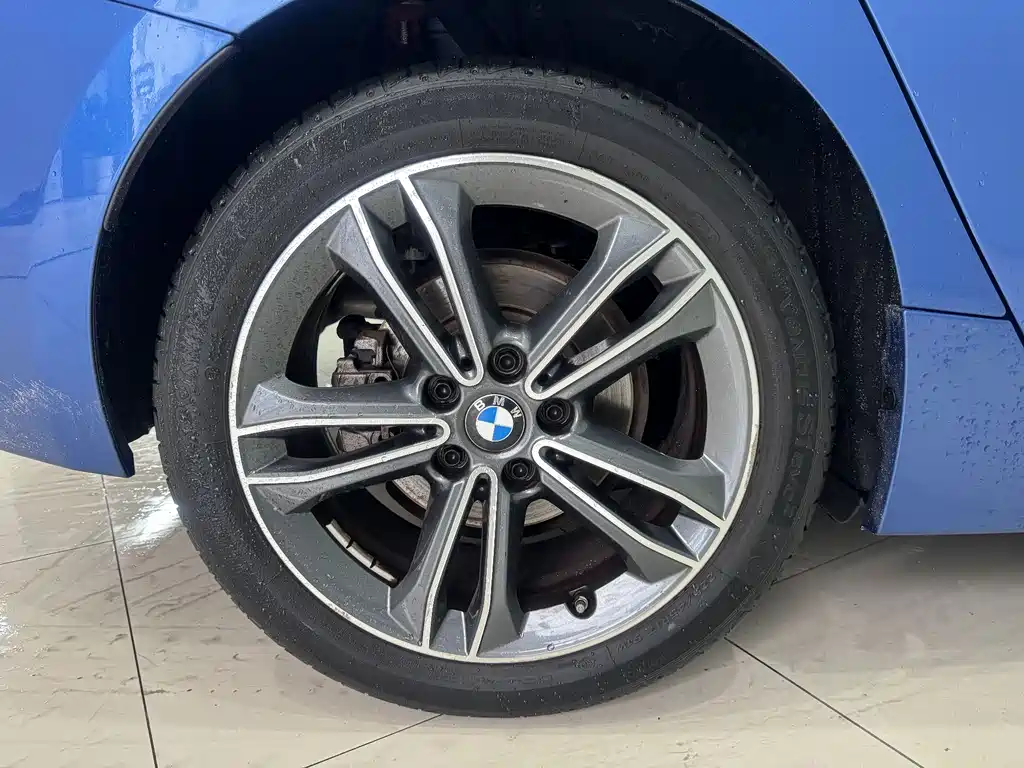 BMW 1 Series 2020 — фото 14