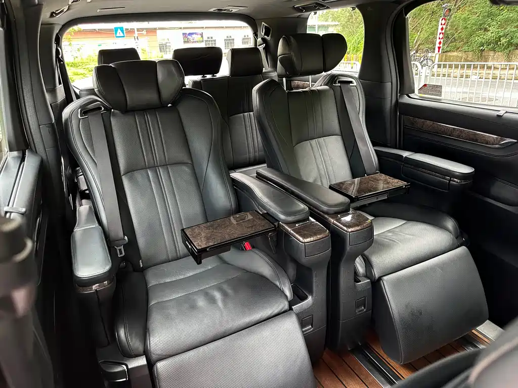 Toyota Alphard 2019 — фото 21