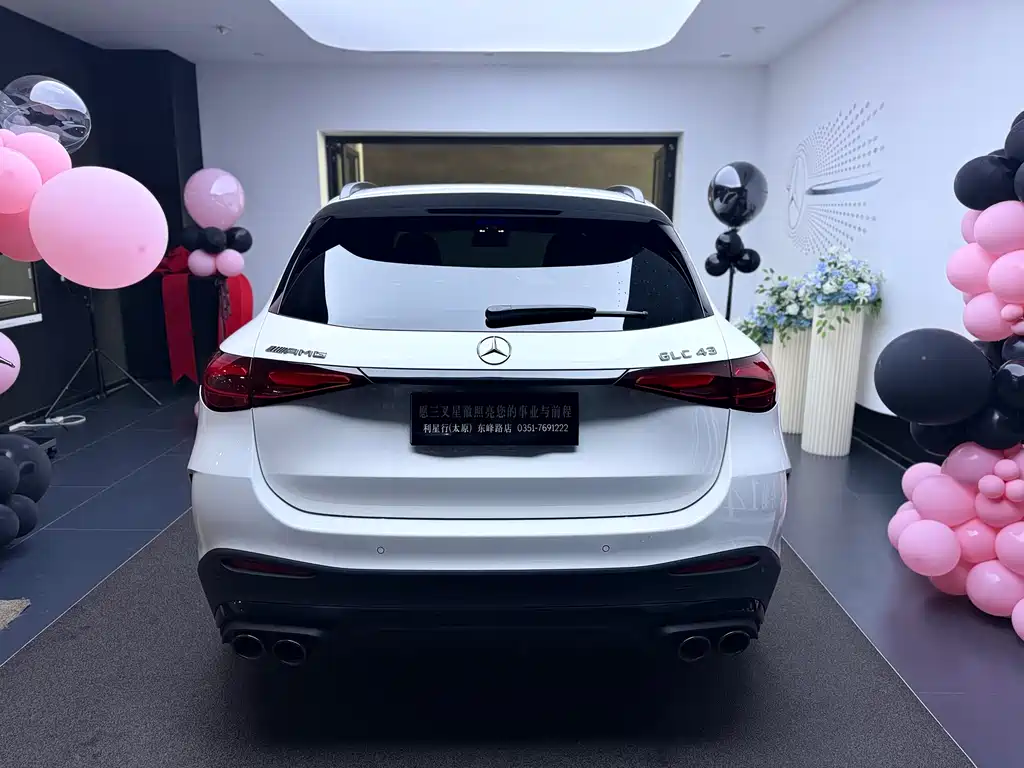 Mercedes-Benz GLC AMG 2025 — фото 8