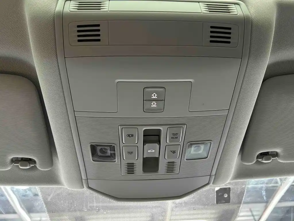 Volkswagen T-Roc 2022 — фото 8