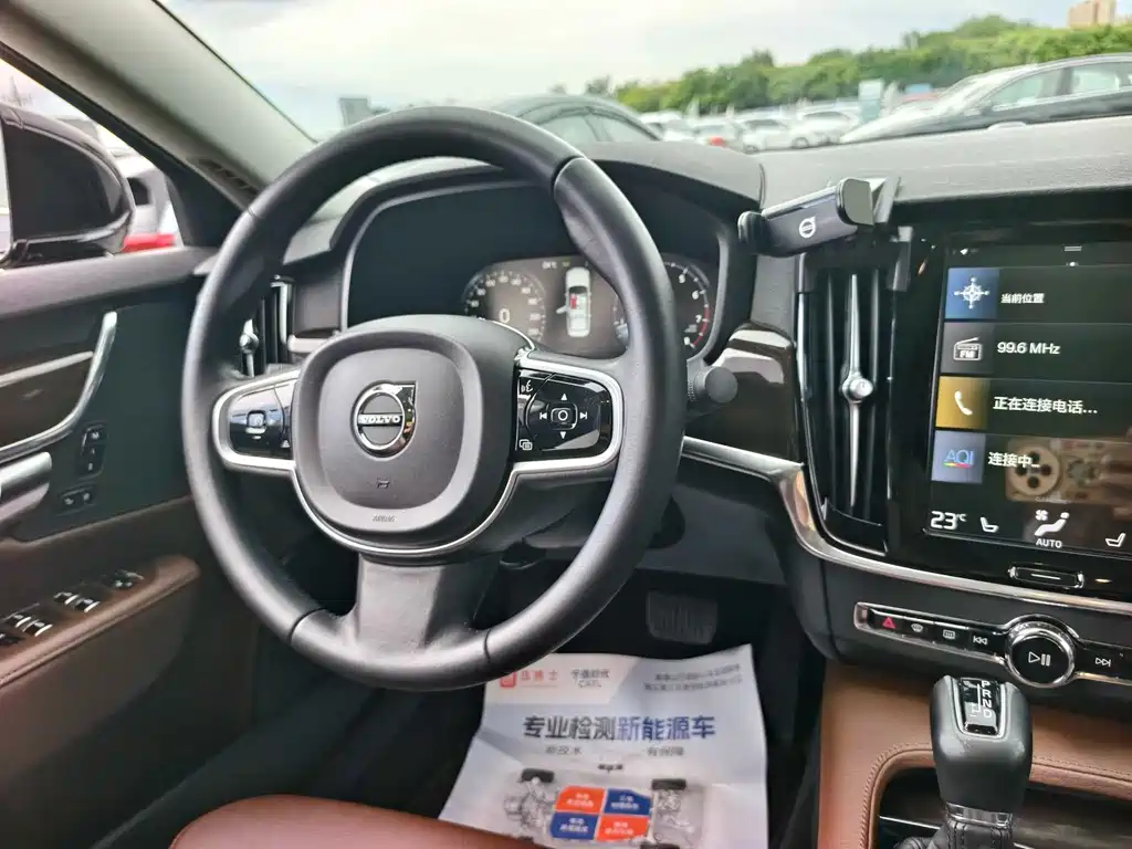 Volvo S90 2018 — фото 11
