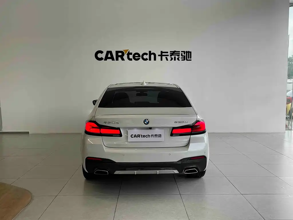 BMW 5 Series 2023 — фото 19