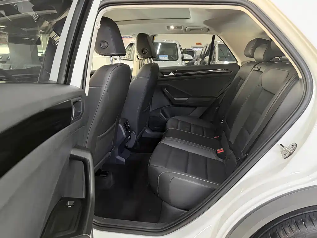 Volkswagen T-Roc 2023