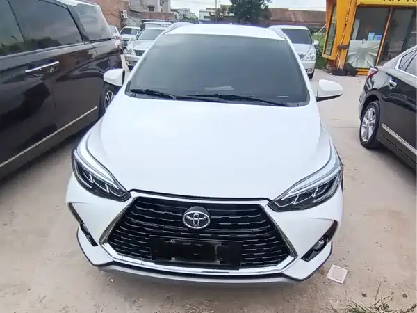 Toyota Yaris L 2022
