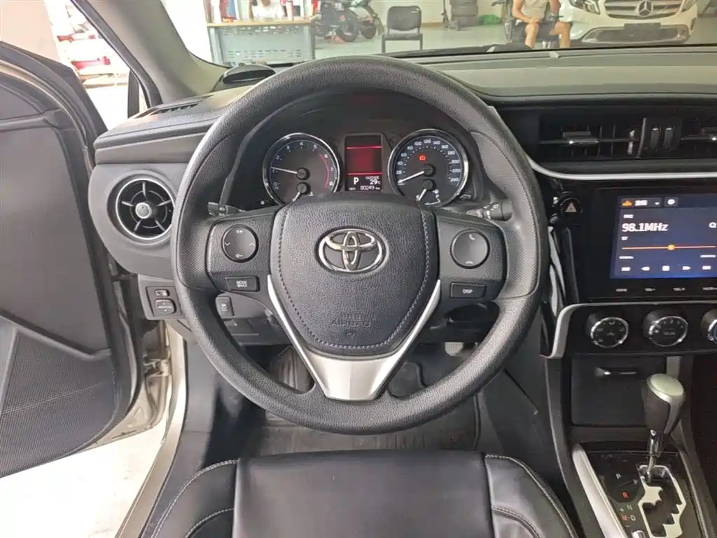 Toyota Corolla 2019 — фото 11
