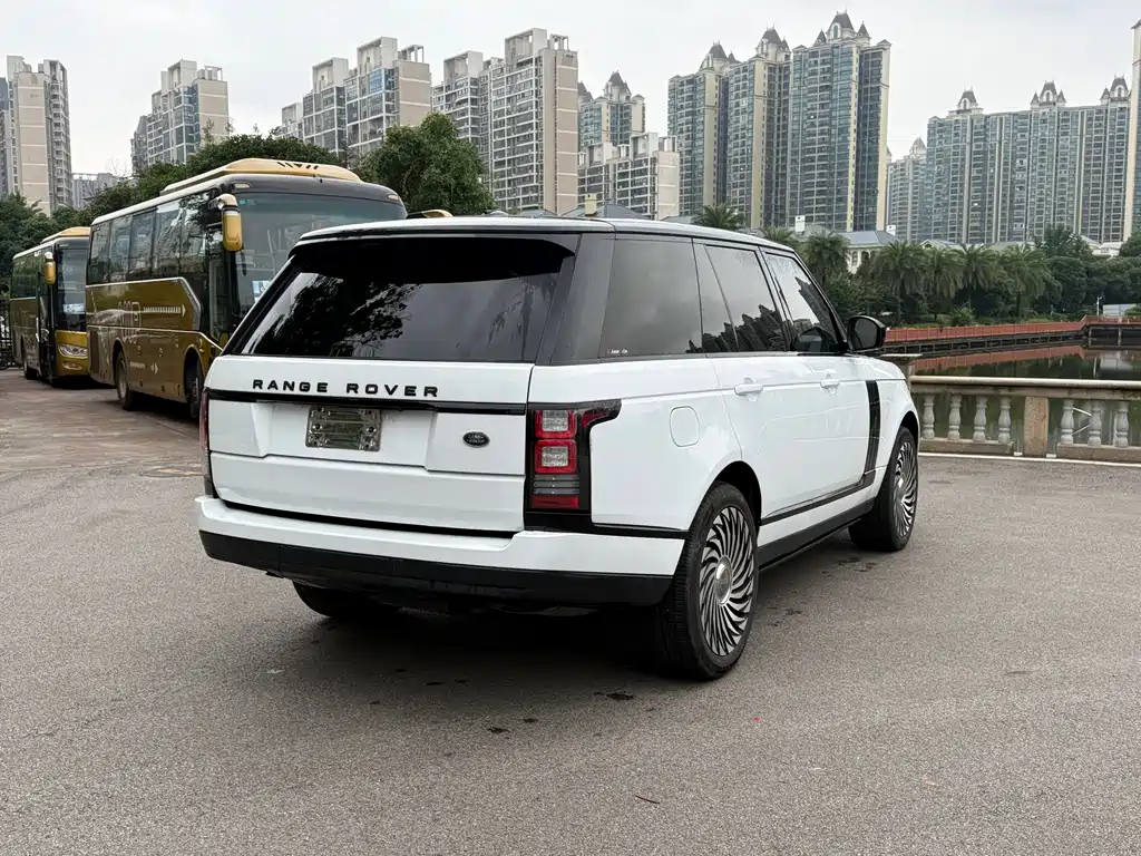 Land Rover Range Rover 2015 — фото 9