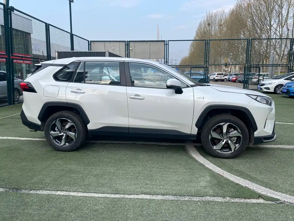Toyota RAV4 Prime — фото 6