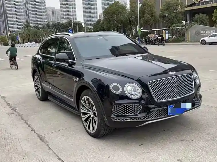 Bentley Bentayga 2019 — фото 6