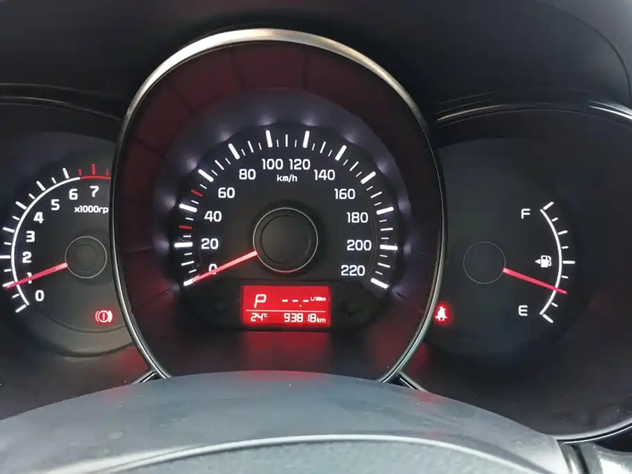 Kia K2 2015 — фото 14