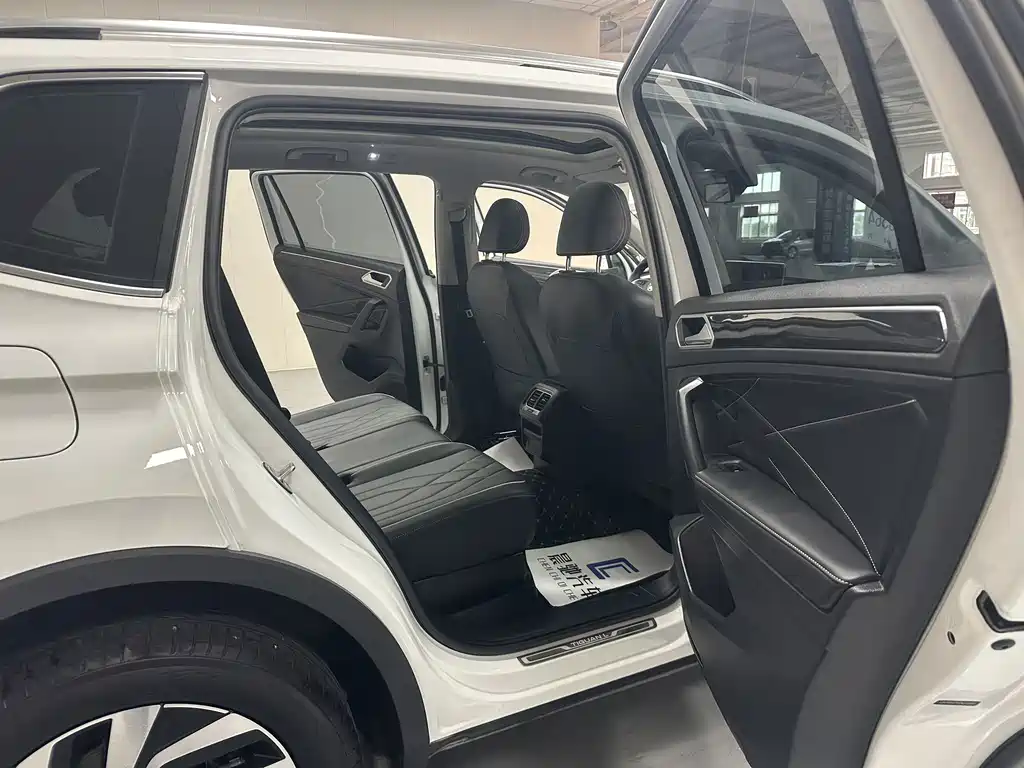 Volkswagen Tiguan L 2025 — фото 13