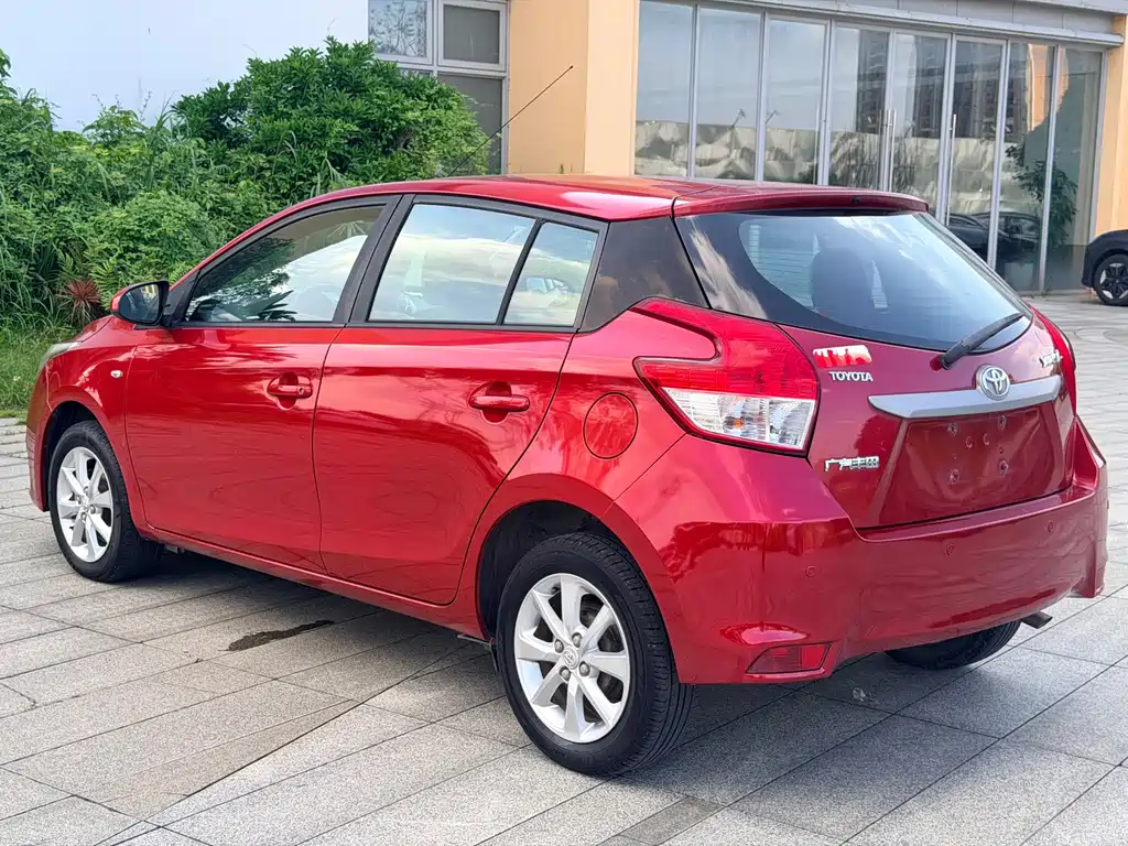 Toyota Yaris L 2014