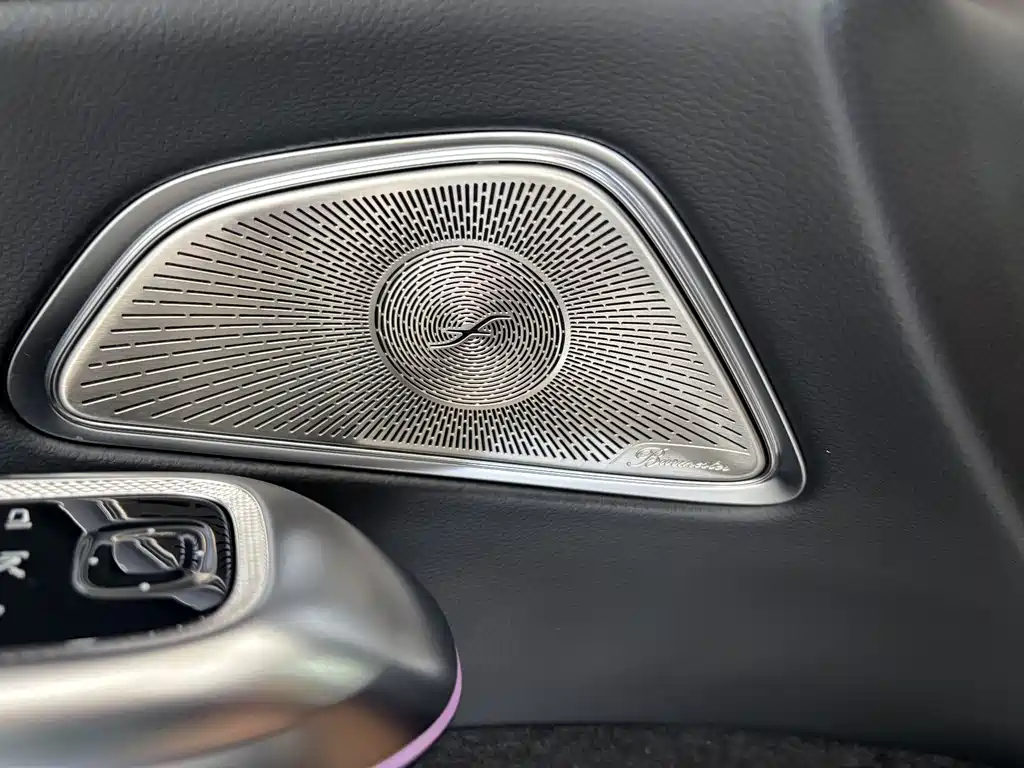 Mercedes-Benz E-Class 2025 — фото 12