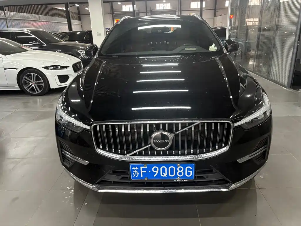 Volvo XC60 2022 — фото 2