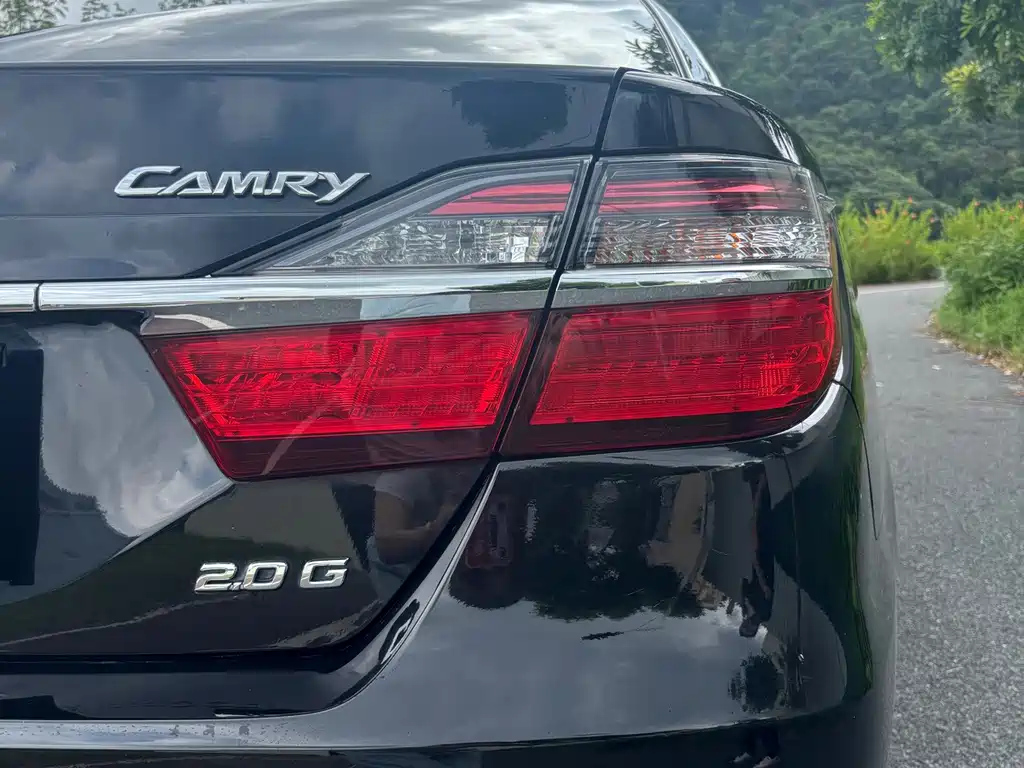 Toyota Camry 2017 — фото 8