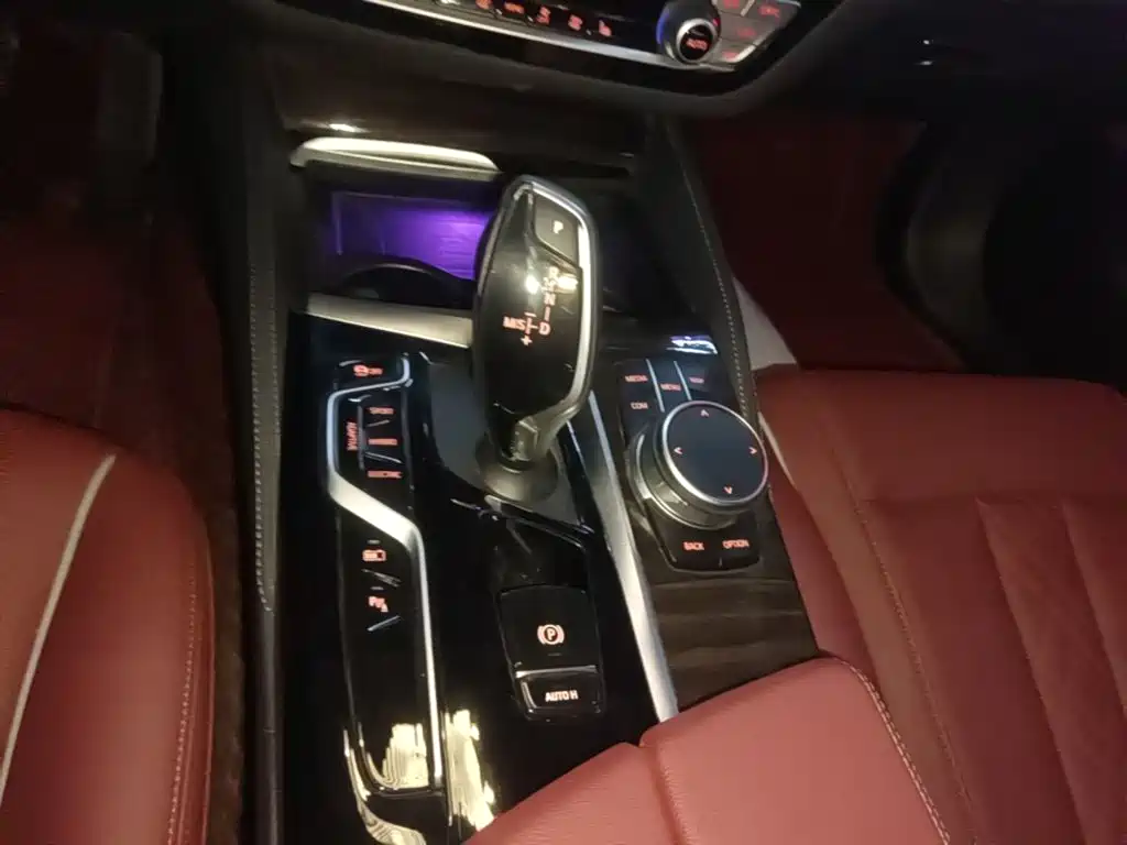 BMW 5 Series New Energy 2022 — фото 14