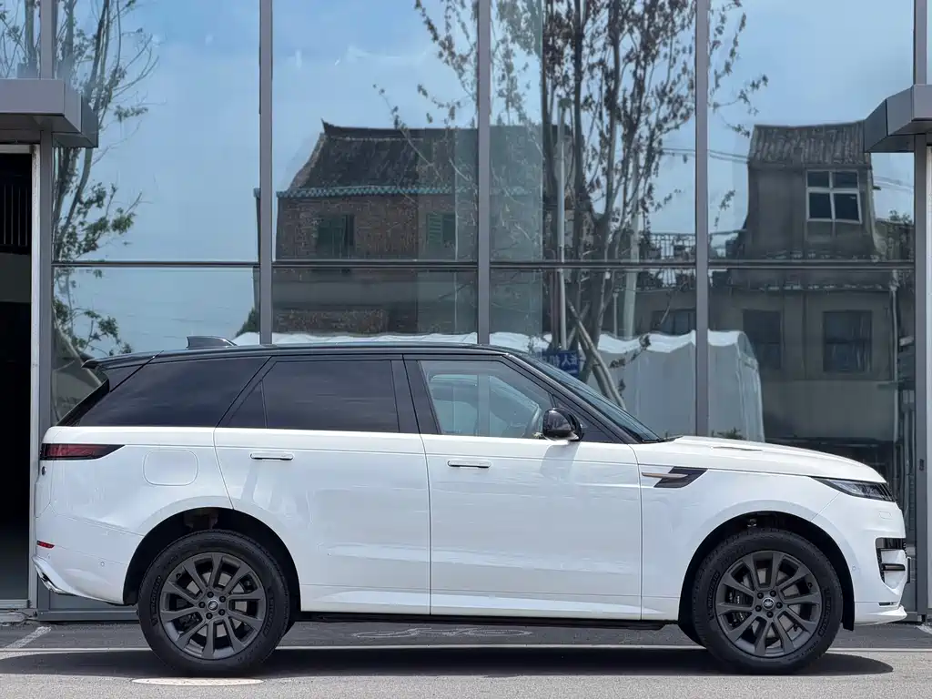 Land Rover Range Rover Sport 2024 — фото 3