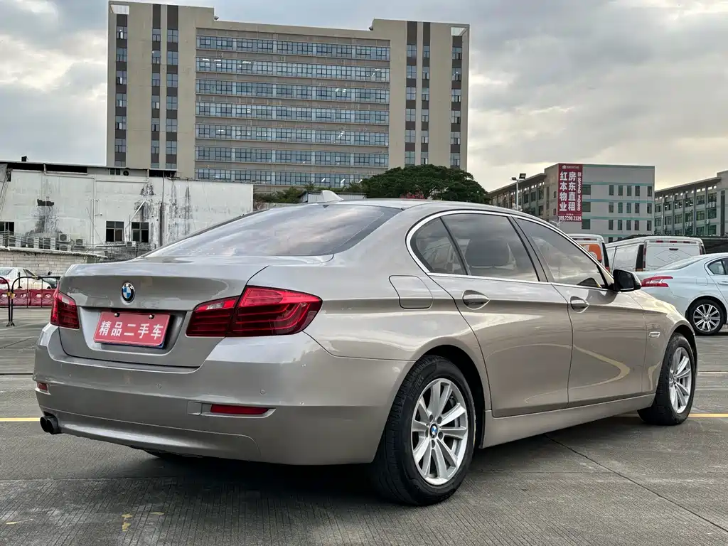 BMW 5 Series 2014 — фото 14