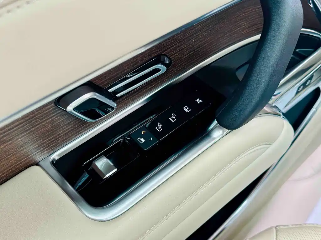 Land Rover Range Rover 2023 — фото 16