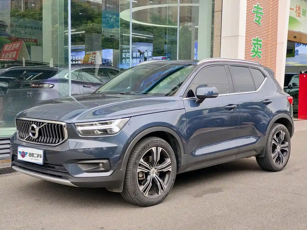 Volvo XC40 2020 — фото 1