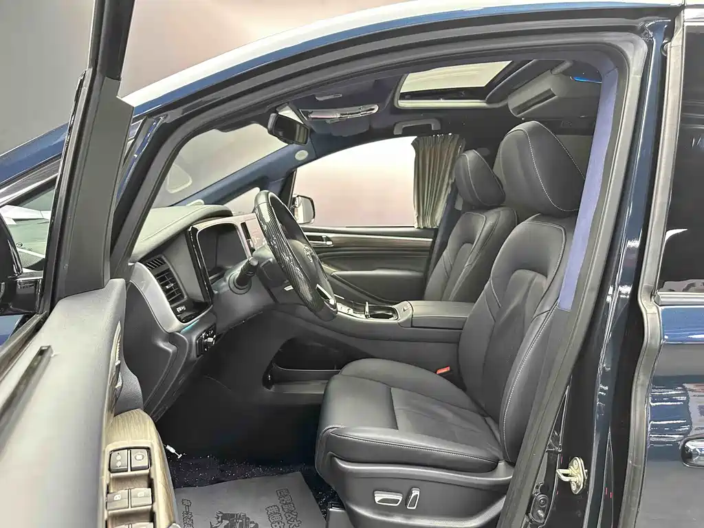 GAC Motor Trumpchi M8 2021 — фото 8