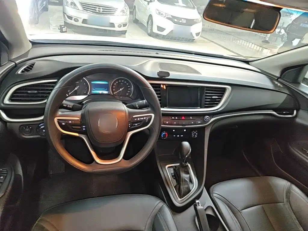 Buick Excelle 2022 — фото 10