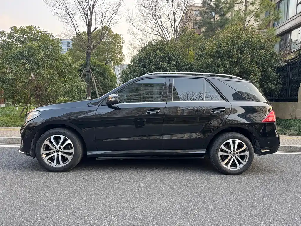 Mercedes-Benz GLE 2018 — фото 3