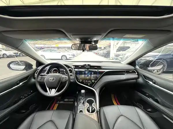 Toyota Camry 2021