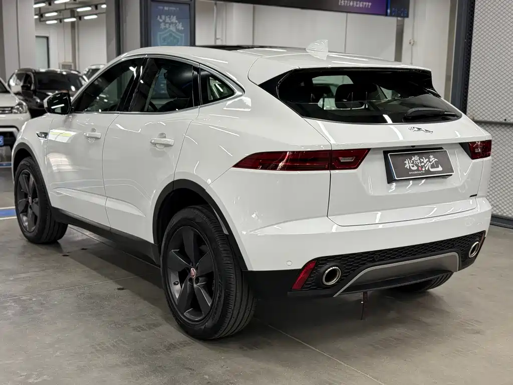 Jaguar E-PACE 2020 — фото 4