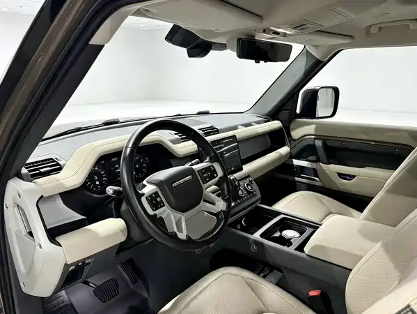 Land Rover Defender 2022