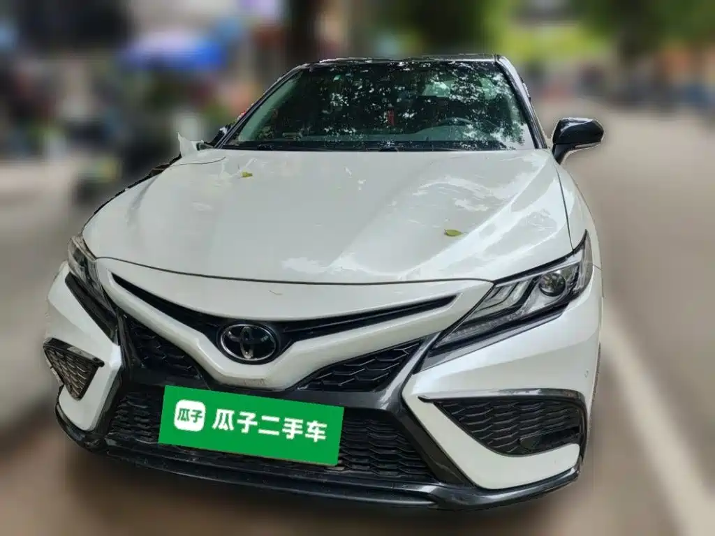 Toyota Camry 2022 — фото 2