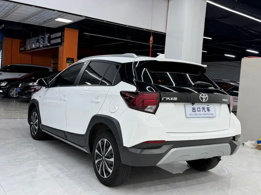 Toyota Yaris L 2023