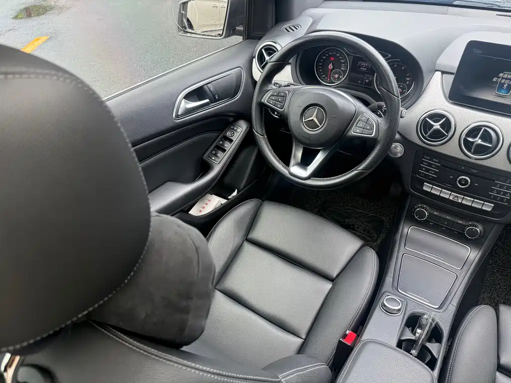 Mercedes-Benz B-Class 2017 — фото 15