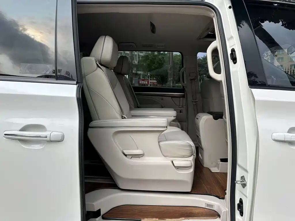 GAC Motor Trumpchi M8 2020 — фото 11