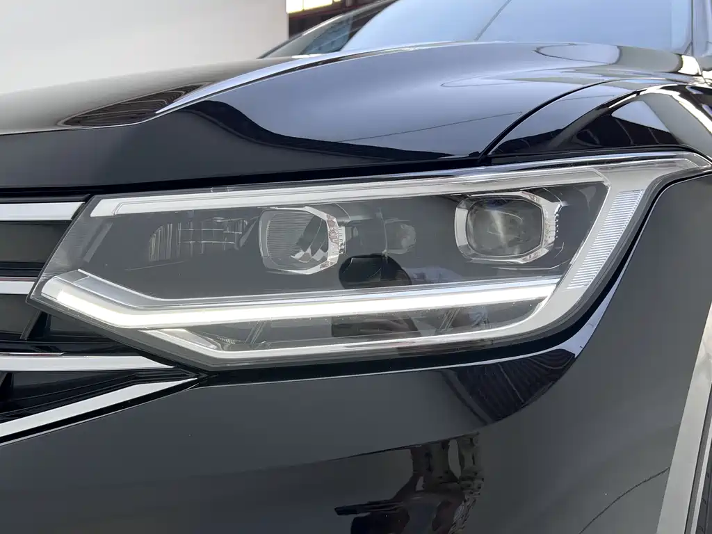 Volkswagen Tiguan L 2023 — фото 26
