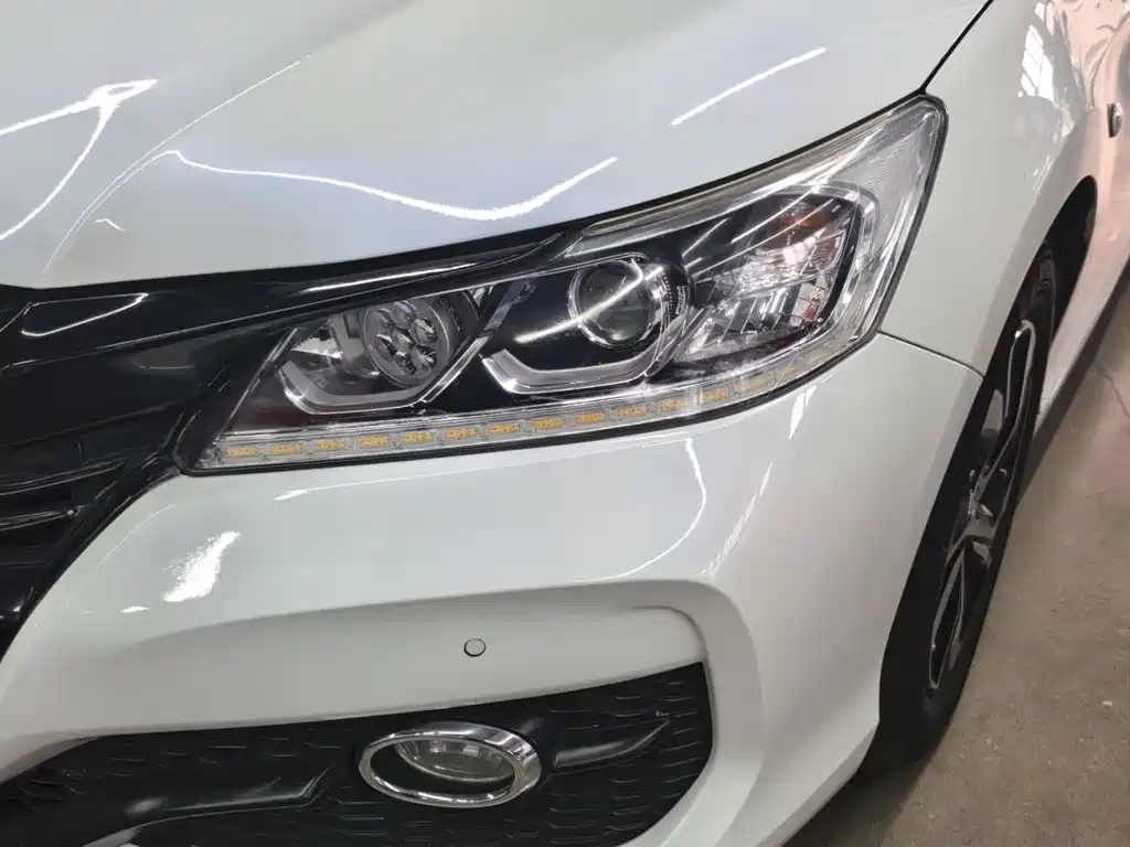 Honda Accord 2018 — фото 13