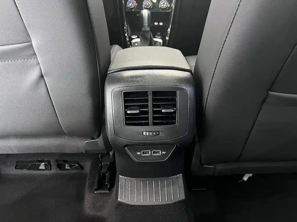 Volkswagen T-Roc 2022 — фото 14