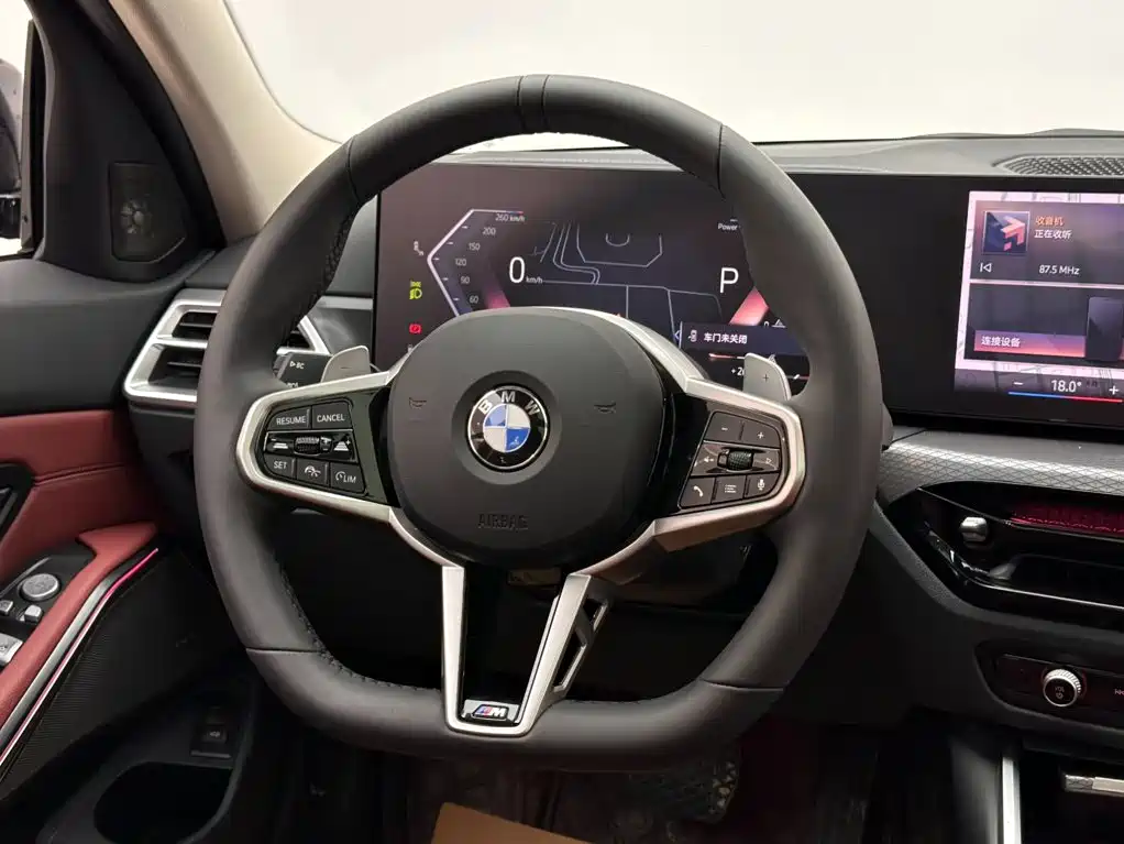 BMW 3 Series 2025 — фото 12