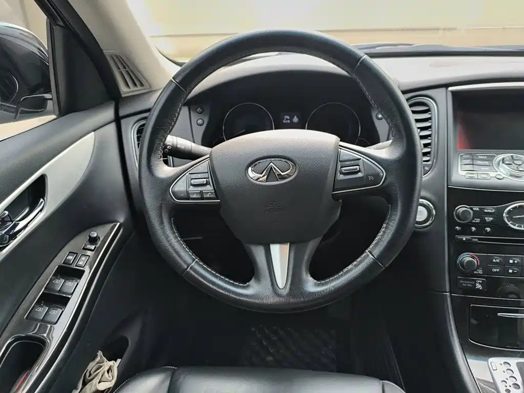 Infiniti QX50 2017