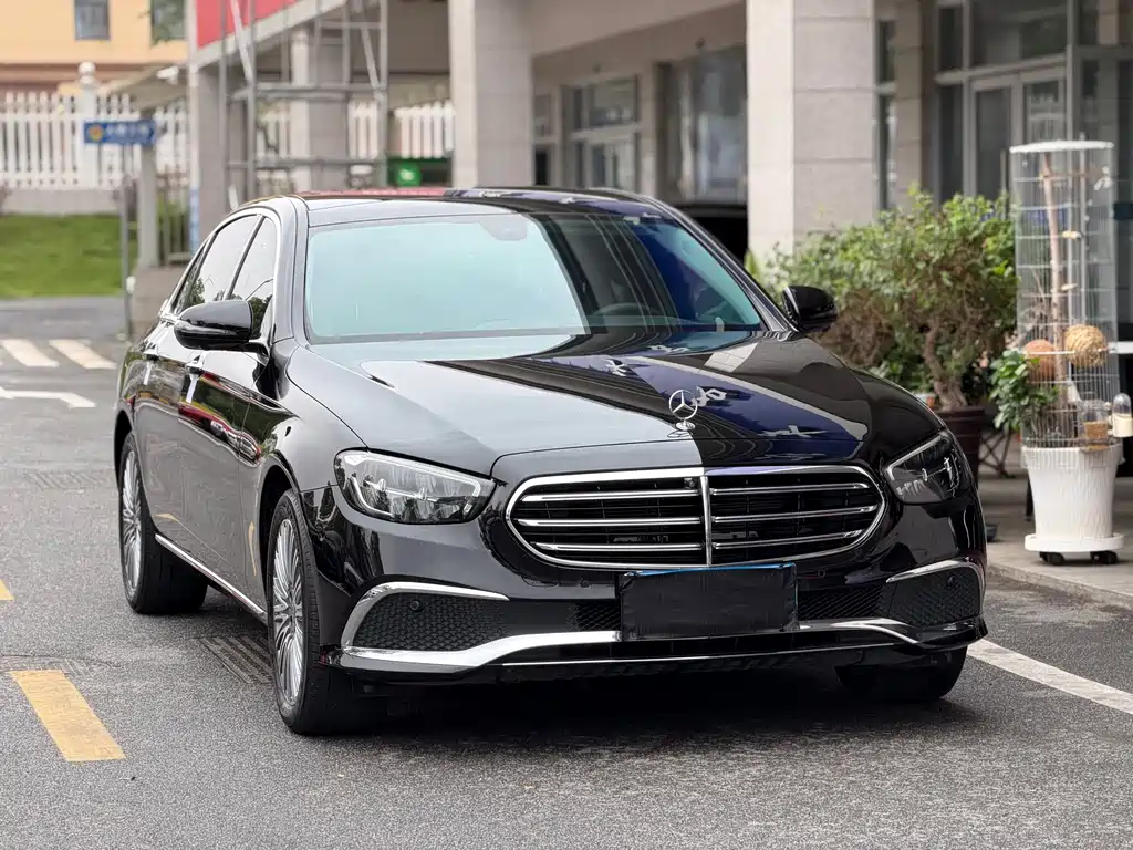 Mercedes-Benz E-Class 2023 — фото 5