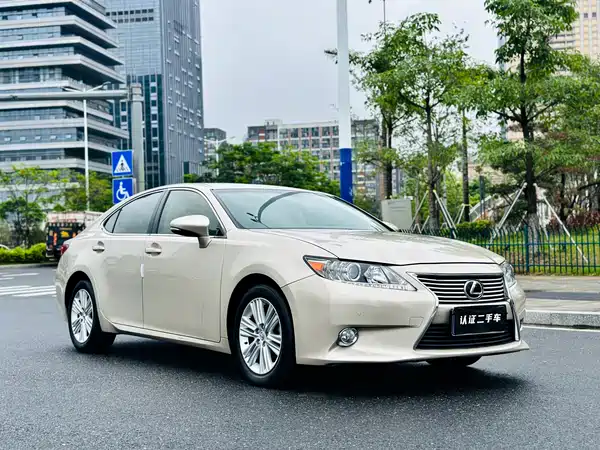 Lexus ES 2013