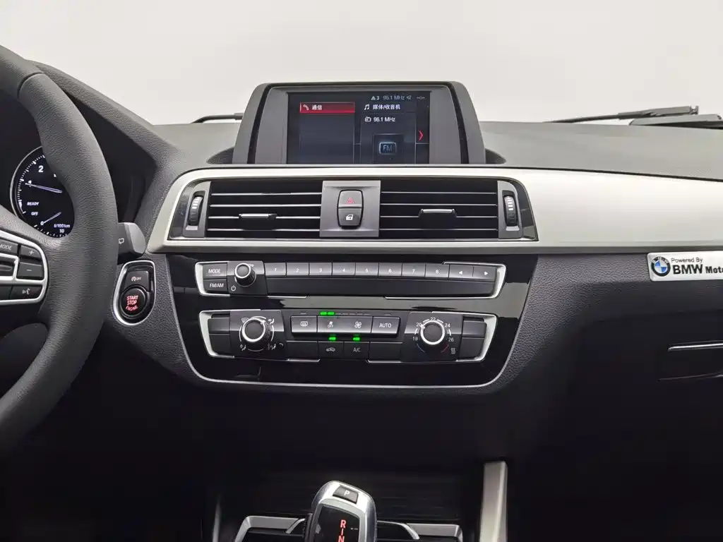 BMW 1 Series 2019 — фото 12