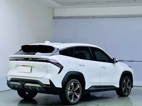 Geely Galaxy L7 2023